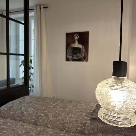 Bel Appartement Au Centre Du Vieux Joigny Eksteriør bilde