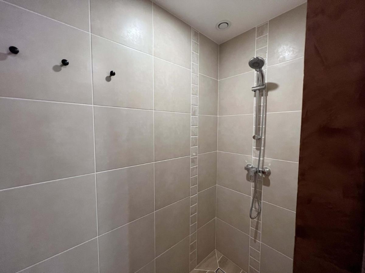 Bel Appartement Au Centre Du Vieux Joigny Eksteriør bilde