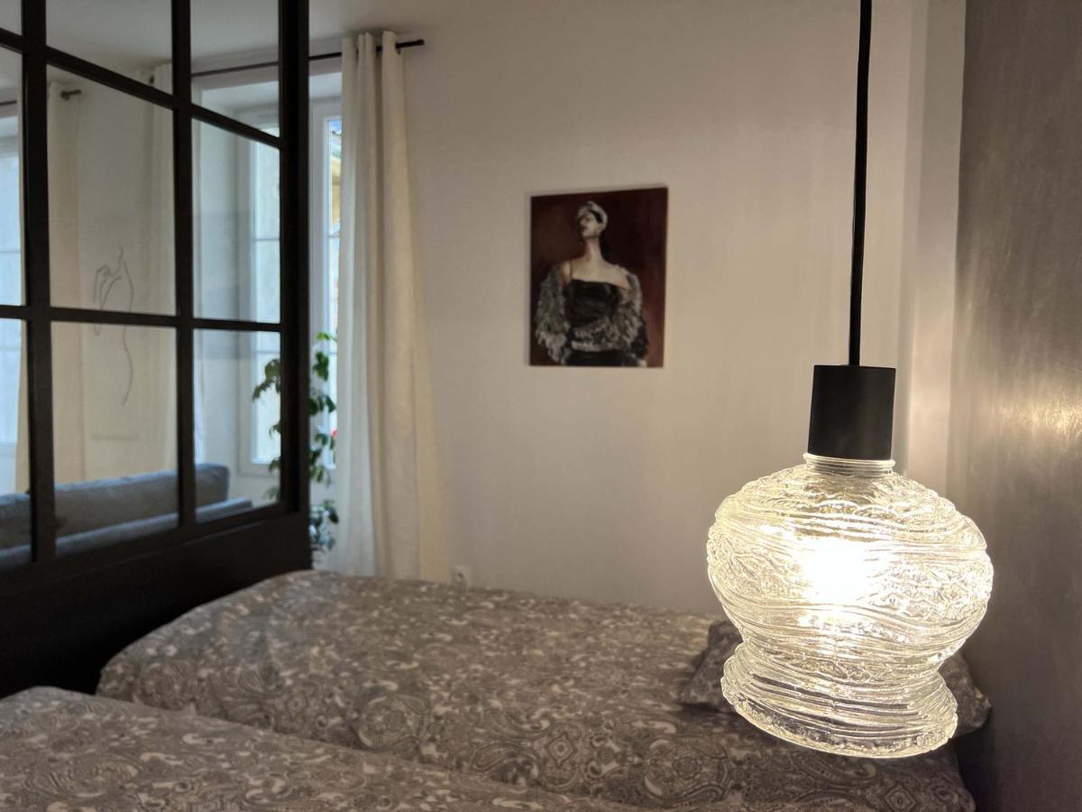 Bel Appartement Au Centre Du Vieux Joigny Eksteriør bilde