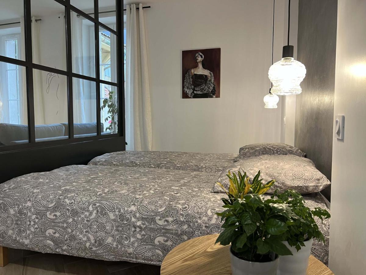 Bel Appartement Au Centre Du Vieux Joigny Eksteriør bilde