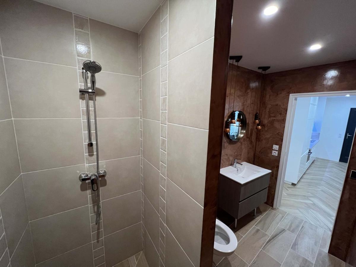 Bel Appartement Au Centre Du Vieux Joigny Eksteriør bilde
